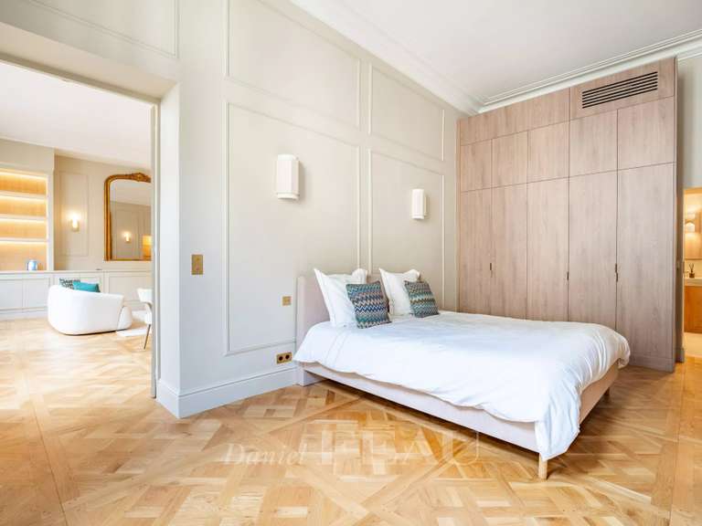 Appartement Paris 7e - 2 chambres - 148m²