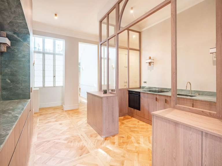 Appartement Paris 7e - 2 chambres - 148m²
