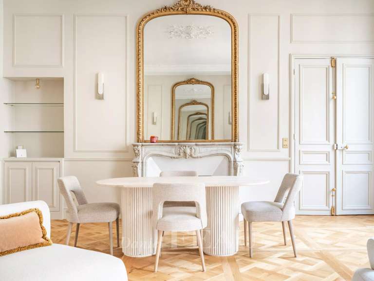 Appartement Paris 7e - 2 chambres - 148m²