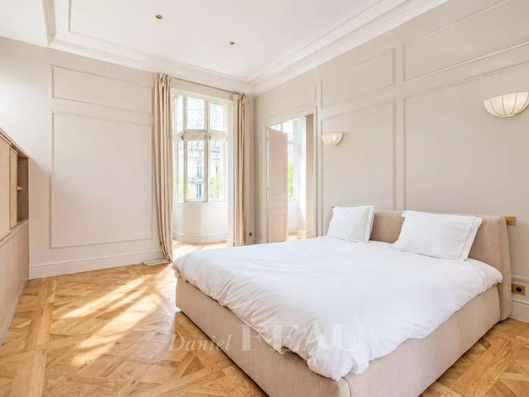 Appartement Paris 7e - 2 chambres - 148m²