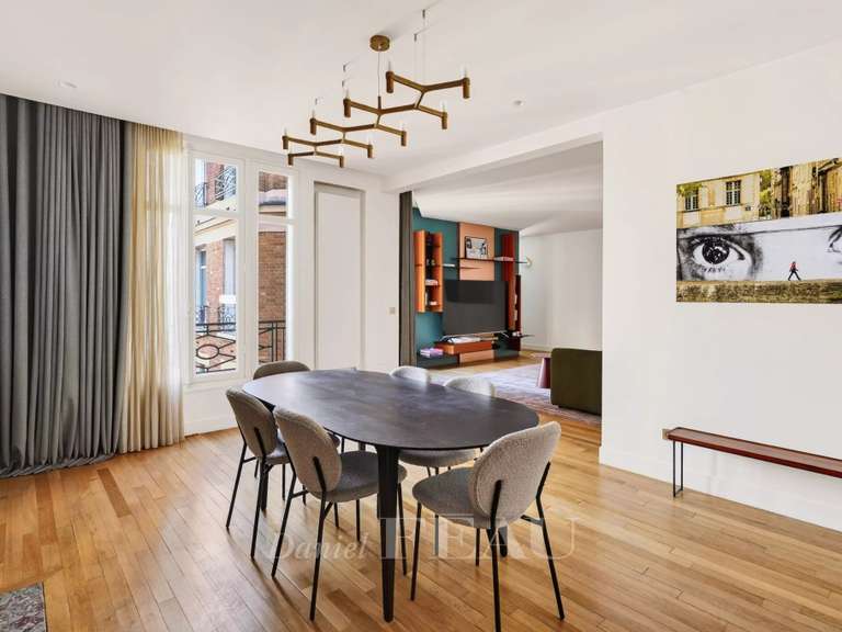 Appartement Paris 7e - 1 chambre - 119m²