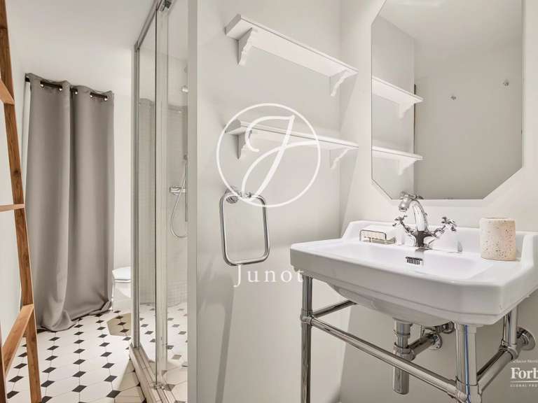 Appartement Paris 7e - 3 chambres - 144m²