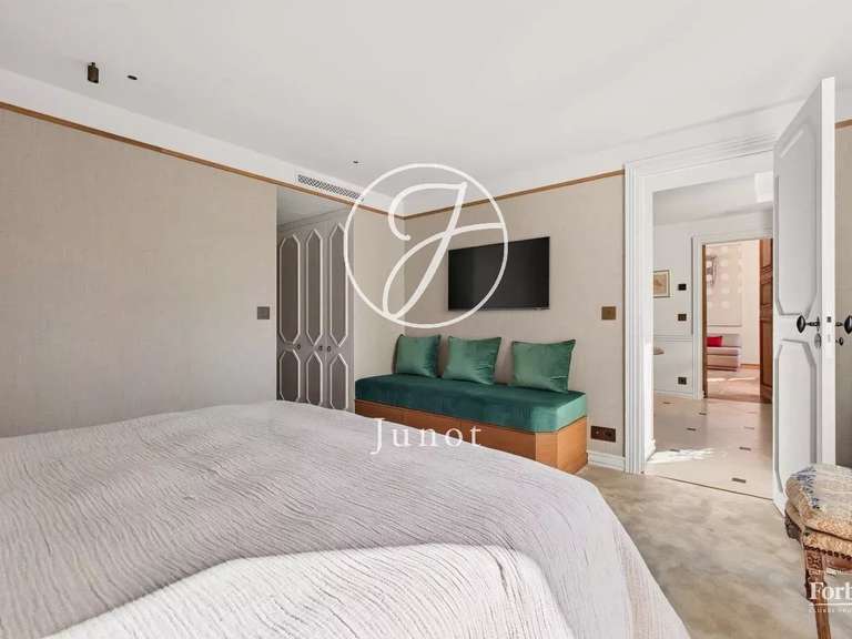 Appartement Paris 7e - 3 chambres - 144m²