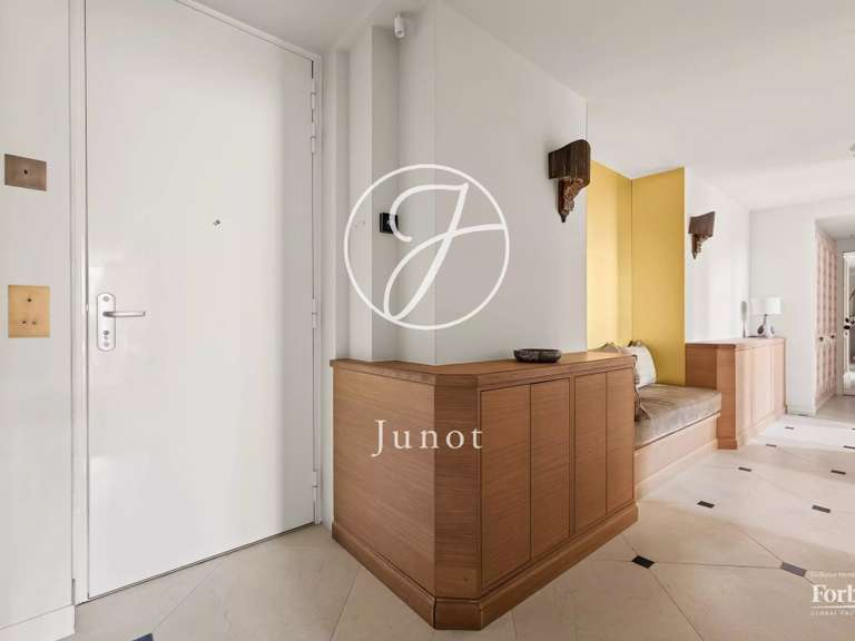 Appartement Paris 7e - 3 chambres - 144m²