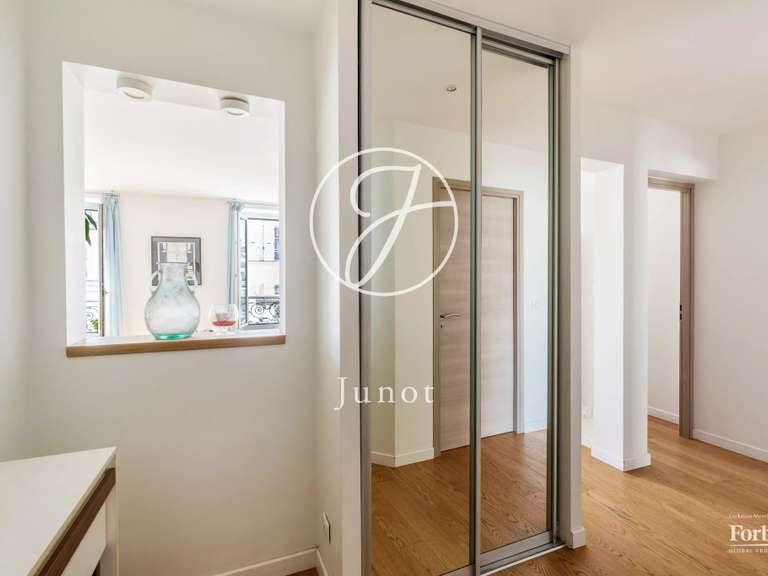 Appartement Paris 7e - 3 chambres - 79m²
