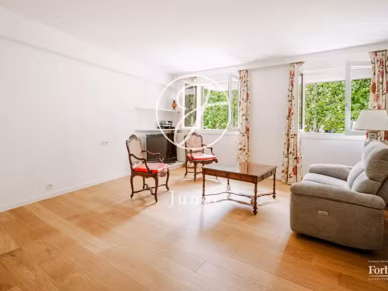 Appartement Paris 7e - 2 chambres - 81m²