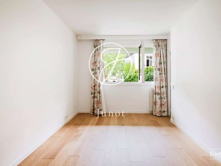 Appartement Paris 7e - 2 chambres - 81m²