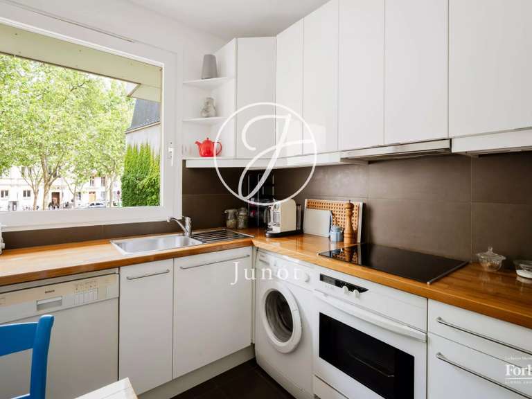 Appartement Paris 7e - 2 chambres - 81m²