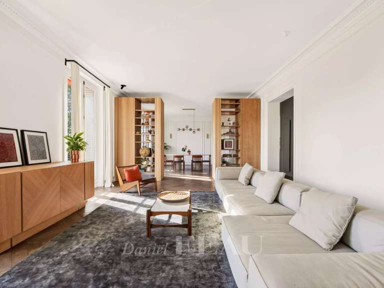 Appartement Paris 7e - 2 chambres - 146m²