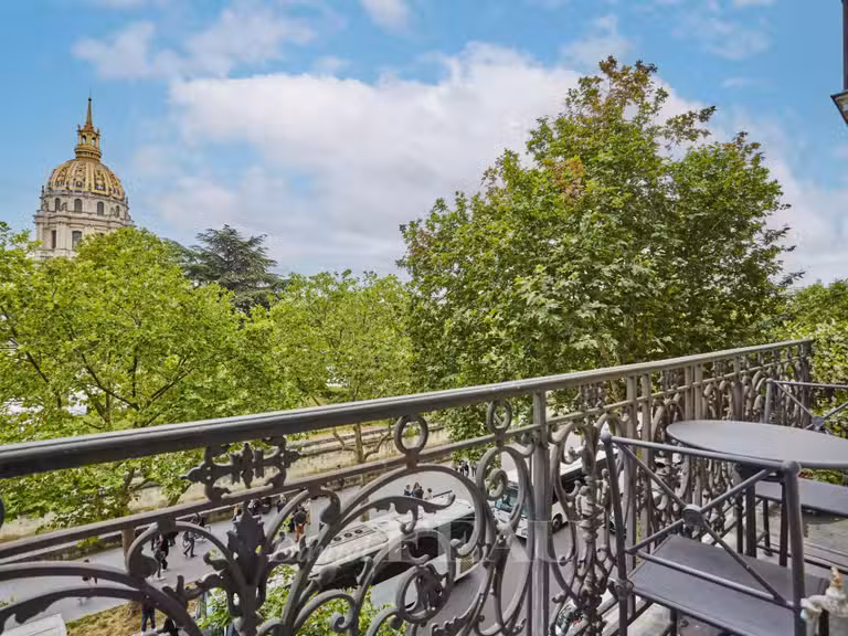 Appartement Paris 7e - 2 chambres - 146m²