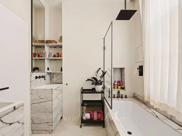 Appartement Paris 7e - 2 chambres - 146m²