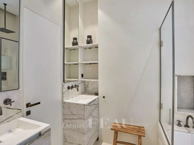 Appartement Paris 7e - 2 chambres - 146m²