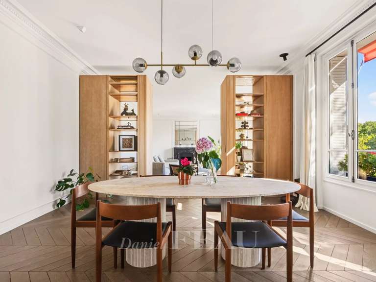 Appartement Paris 7e - 2 chambres - 146m²