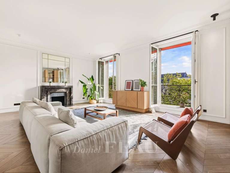 Appartement Paris 7e - 2 chambres - 146m²