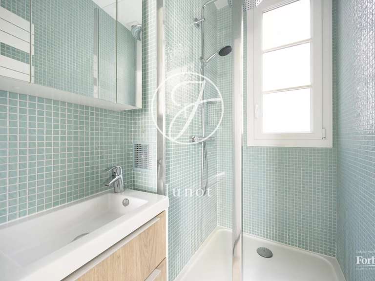 Appartement Paris 7e - 2 chambres - 107m²