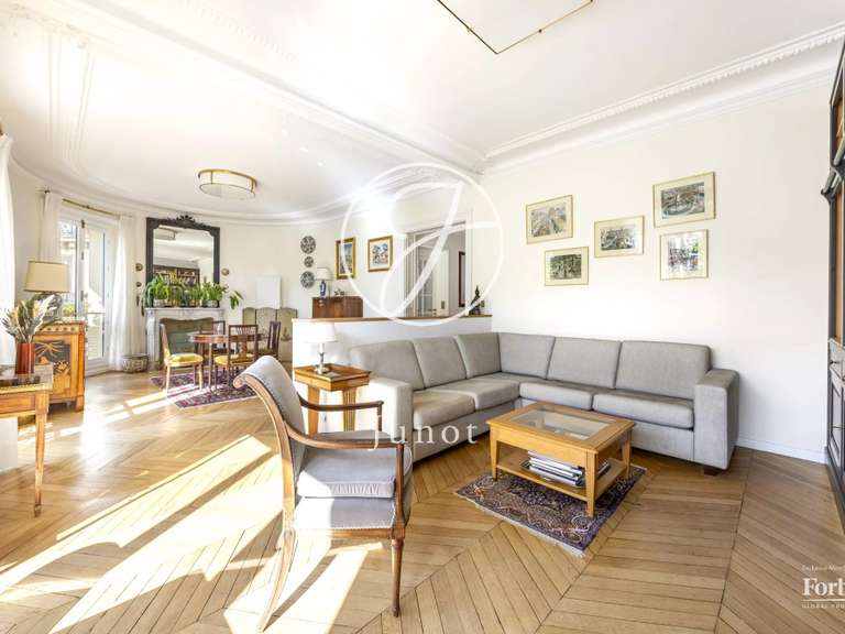 Appartement Paris 7e - 2 chambres - 107m²