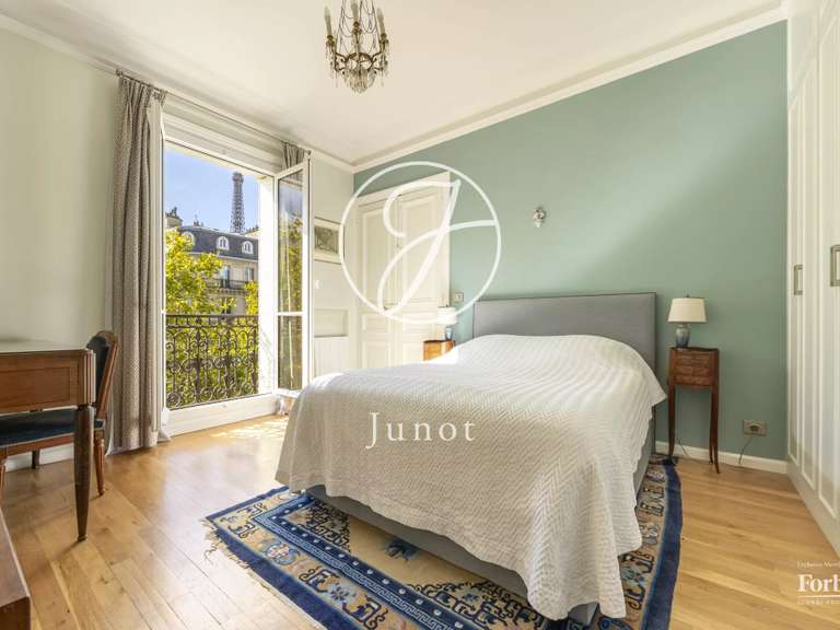 Appartement Paris 7e - 2 chambres - 107m²