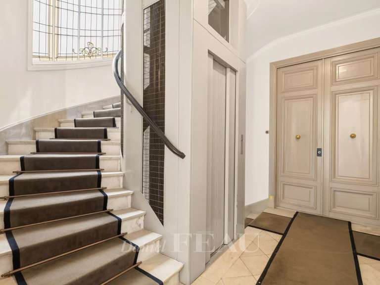 Appartement Paris 7e - 3 chambres - 130m²