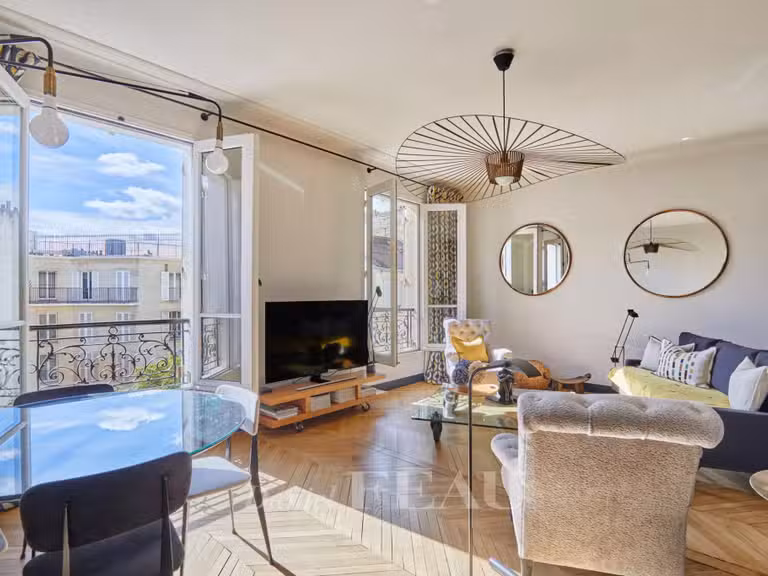 Appartement Paris 7e - 2 chambres - 74m²