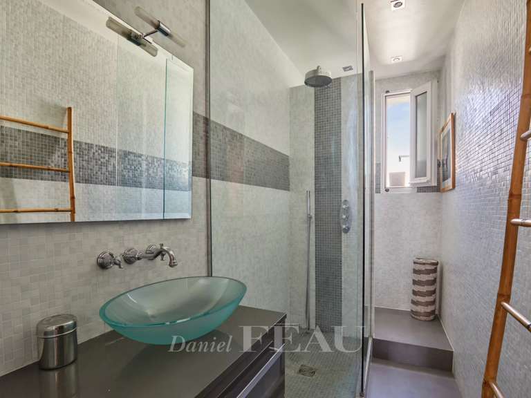 Appartement Paris 7e - 2 chambres - 74m²