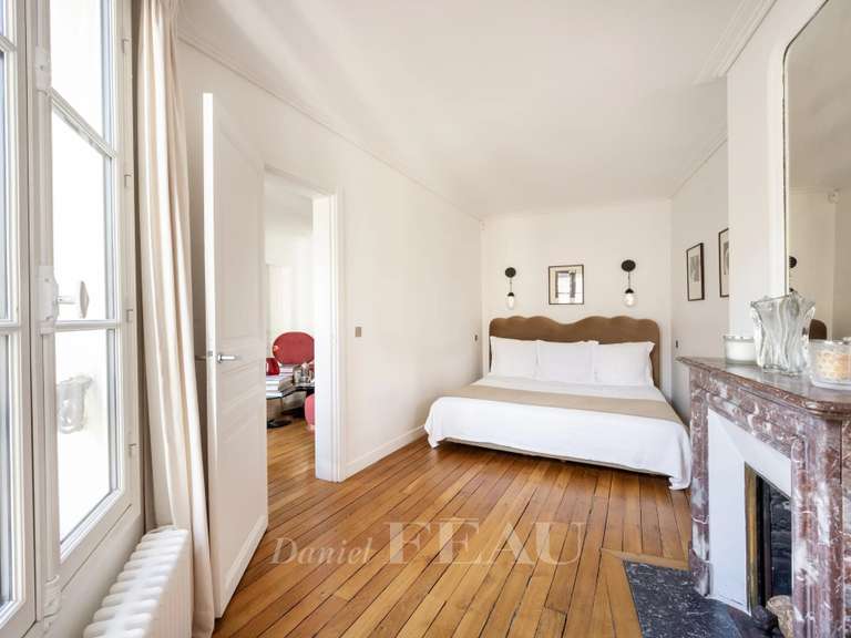 Appartement Paris 7e - 2 chambres - 67m²