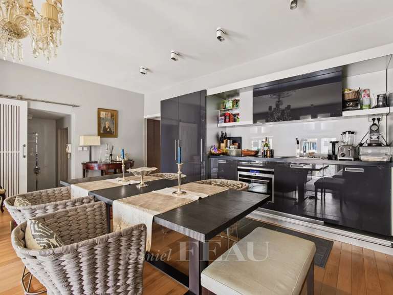 Appartement Paris 7e - 2 chambres - 69m²