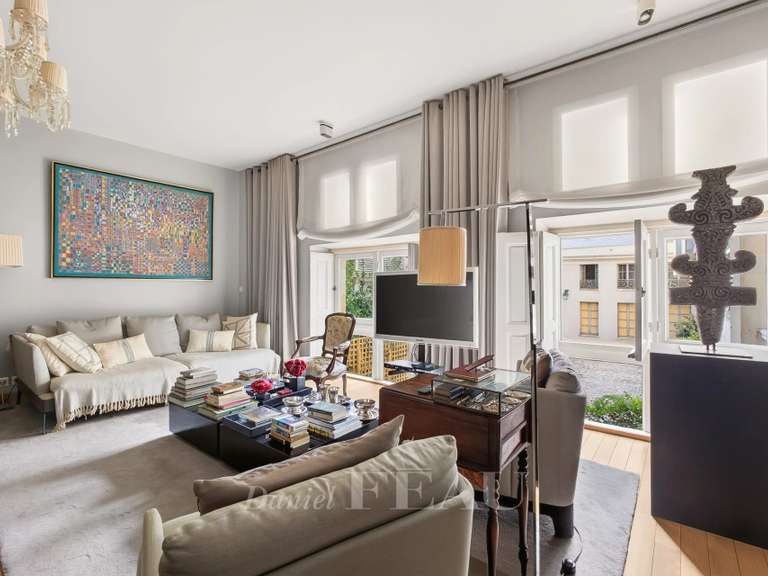 Appartement Paris 7e - 2 chambres - 69m²