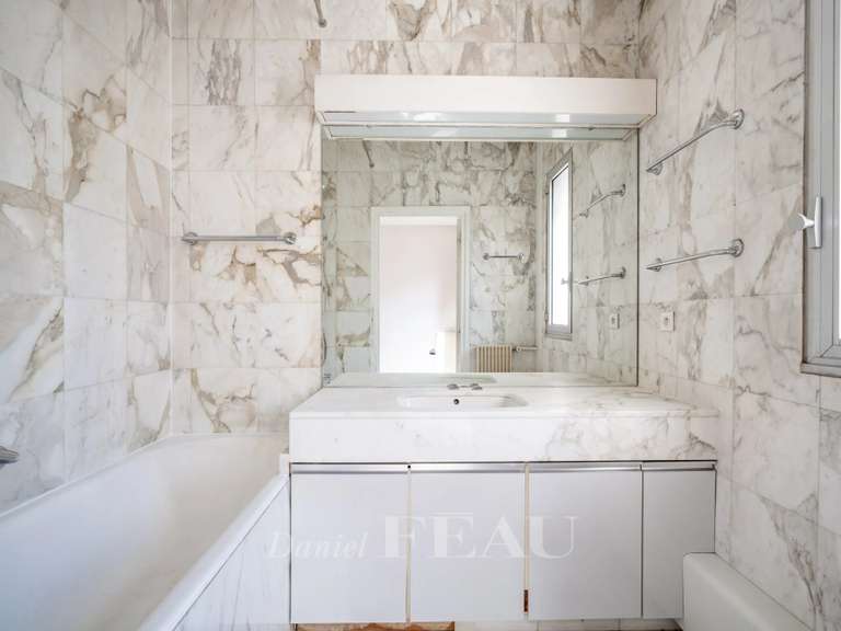 Appartement Paris 7e - 3 chambres - 106m²