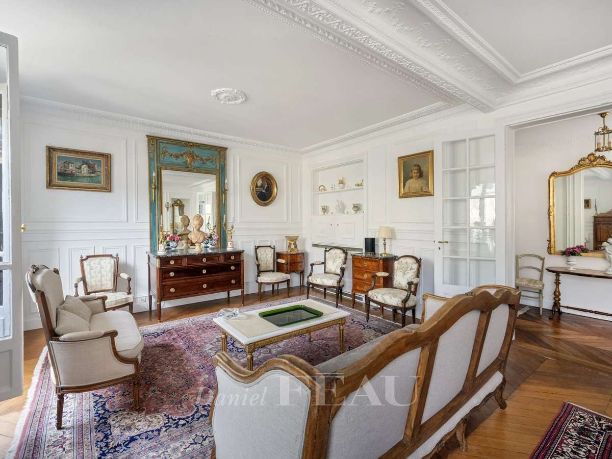 Apartment Paris 7e