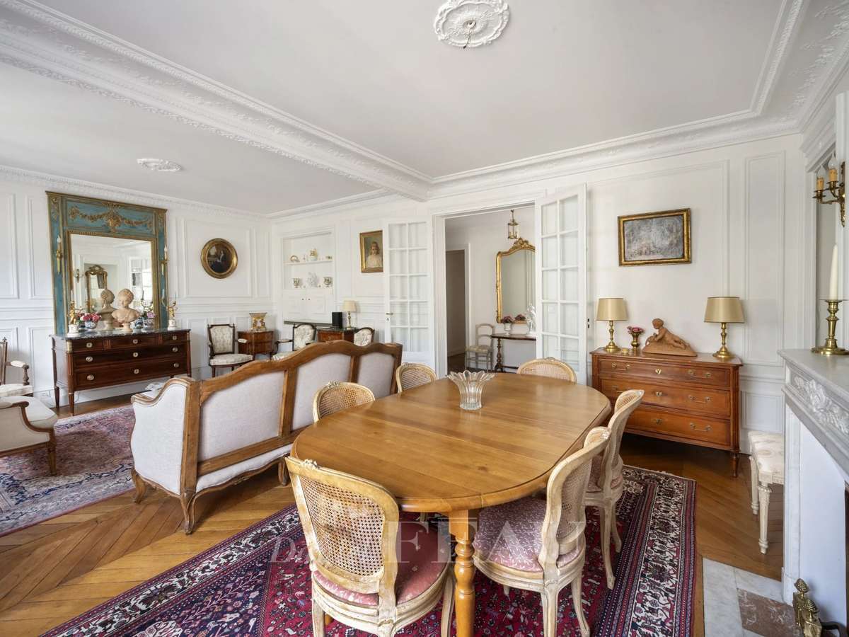 Apartment Paris 7e