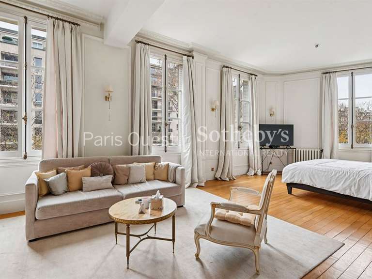 Hôtel particulier Paris 7e - 8 chambres - 718m²
