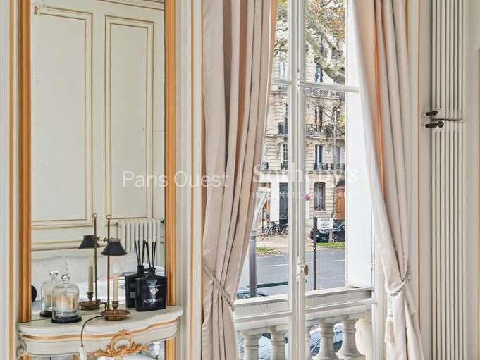 Hôtel particulier Paris 7e - 8 chambres - 718m²