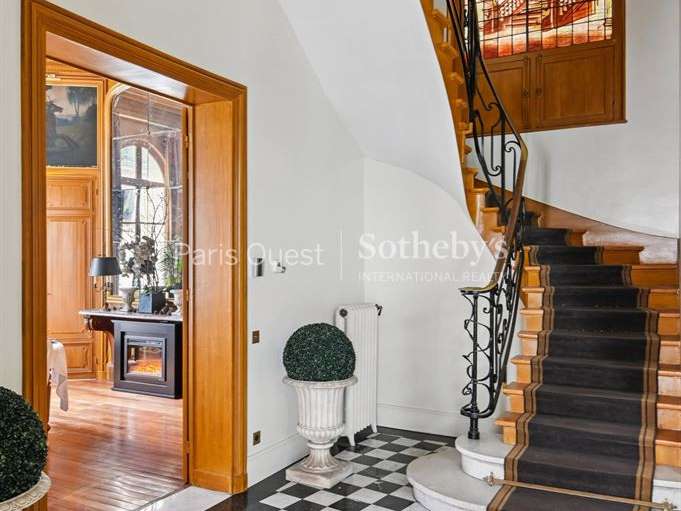 Hôtel particulier Paris 7e - 8 chambres - 718m²