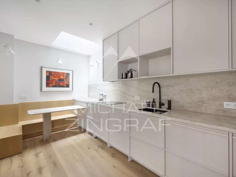 House Paris 7e - 4 bedrooms - 158m²