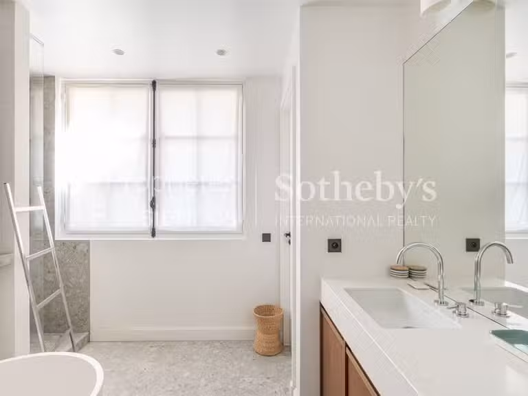 House Paris 7e - 7 bedrooms - 408m²