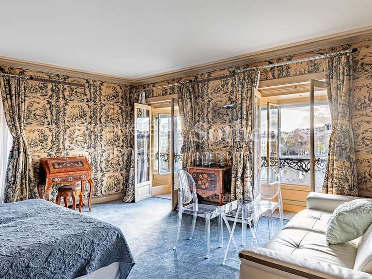Appartement Paris 8e - 2 chambres - 180m²