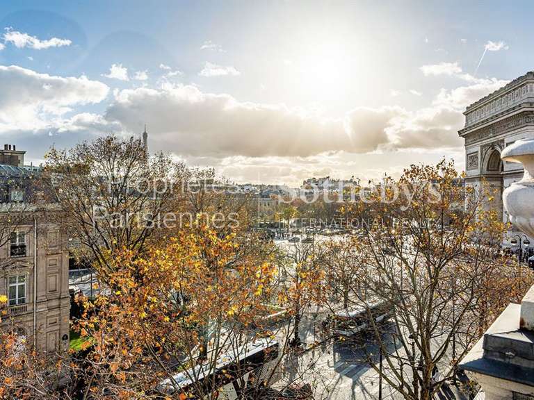Appartement Paris 8e - 2 chambres - 180m²