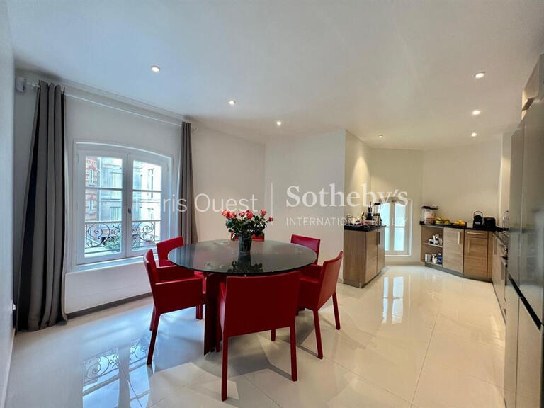 Apartment Paris 8e - 3 bedrooms - 160m²