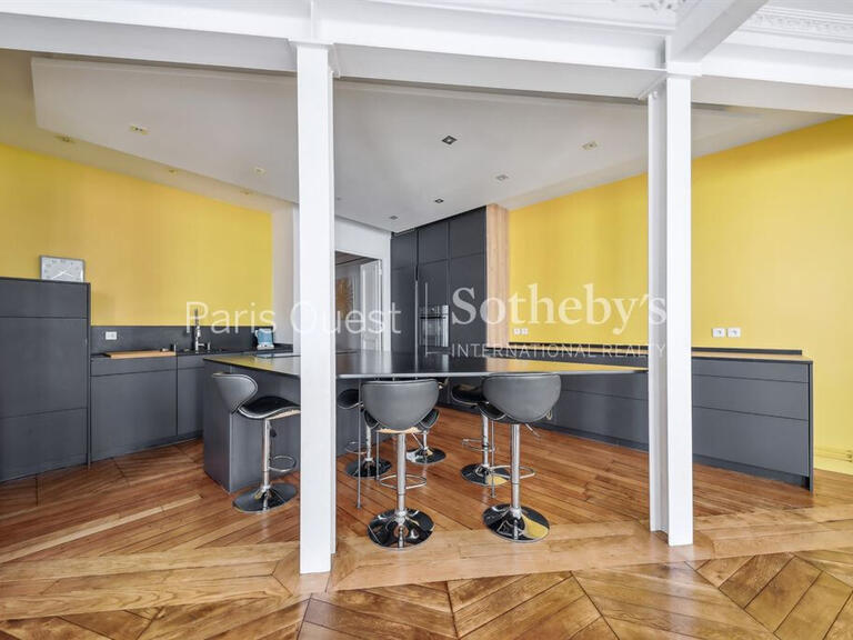 Appartement Paris 8e - 5 chambres - 173m²
