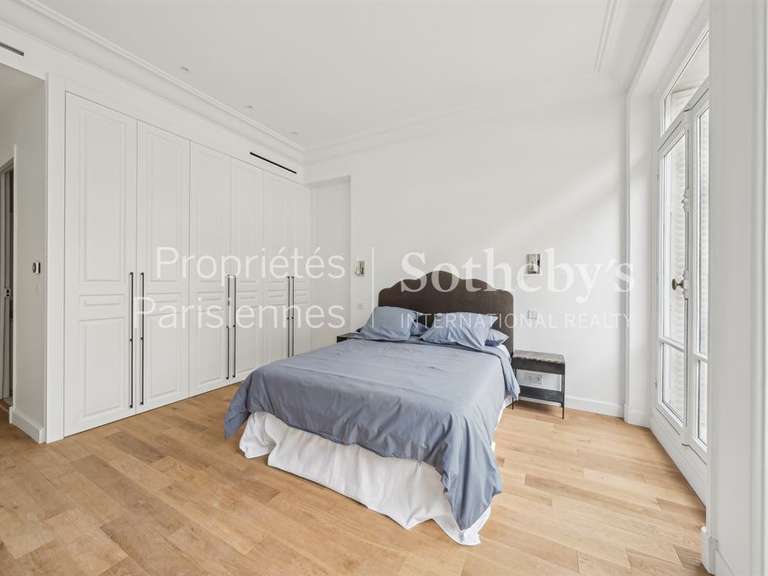 Appartement Paris 8e - 3 chambres - 191m²