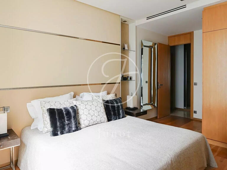 Appartement Paris 8e - 3 chambres - 211m²