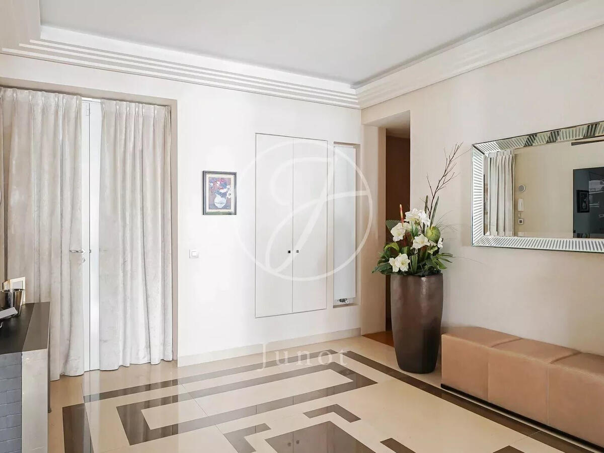Apartment Paris 8e