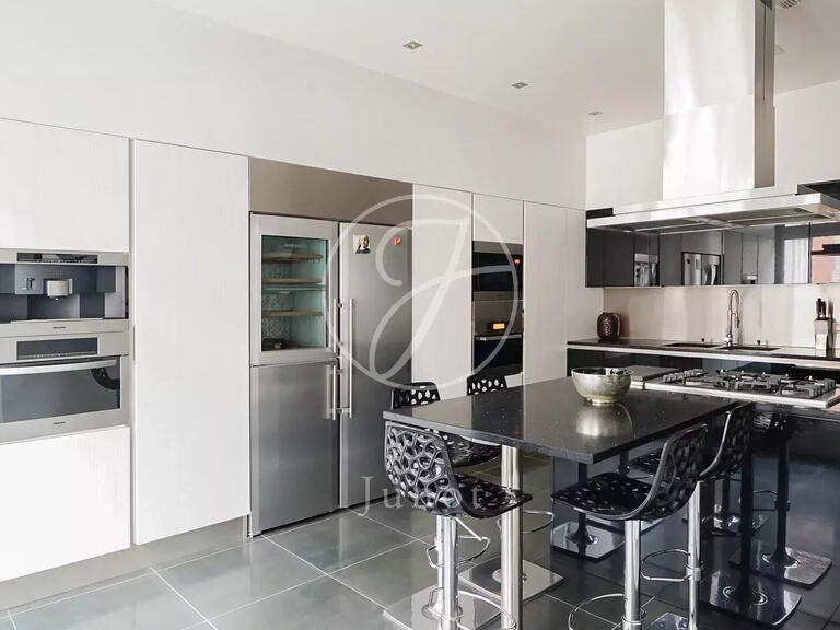 Appartement Paris 8e - 3 chambres - 211m²