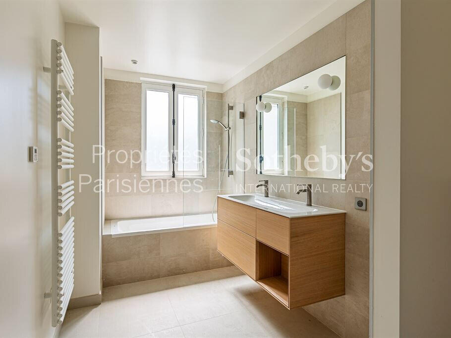Apartment Paris 8e