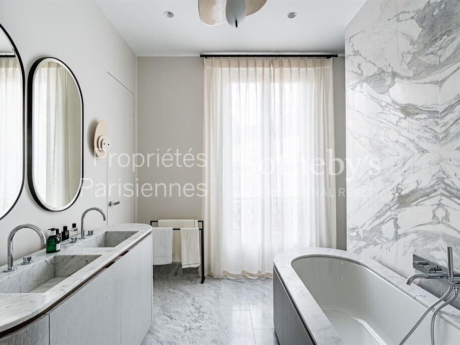 Apartment Paris 8e