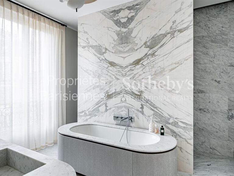 Appartement Paris 8e - 3 chambres - 194m²