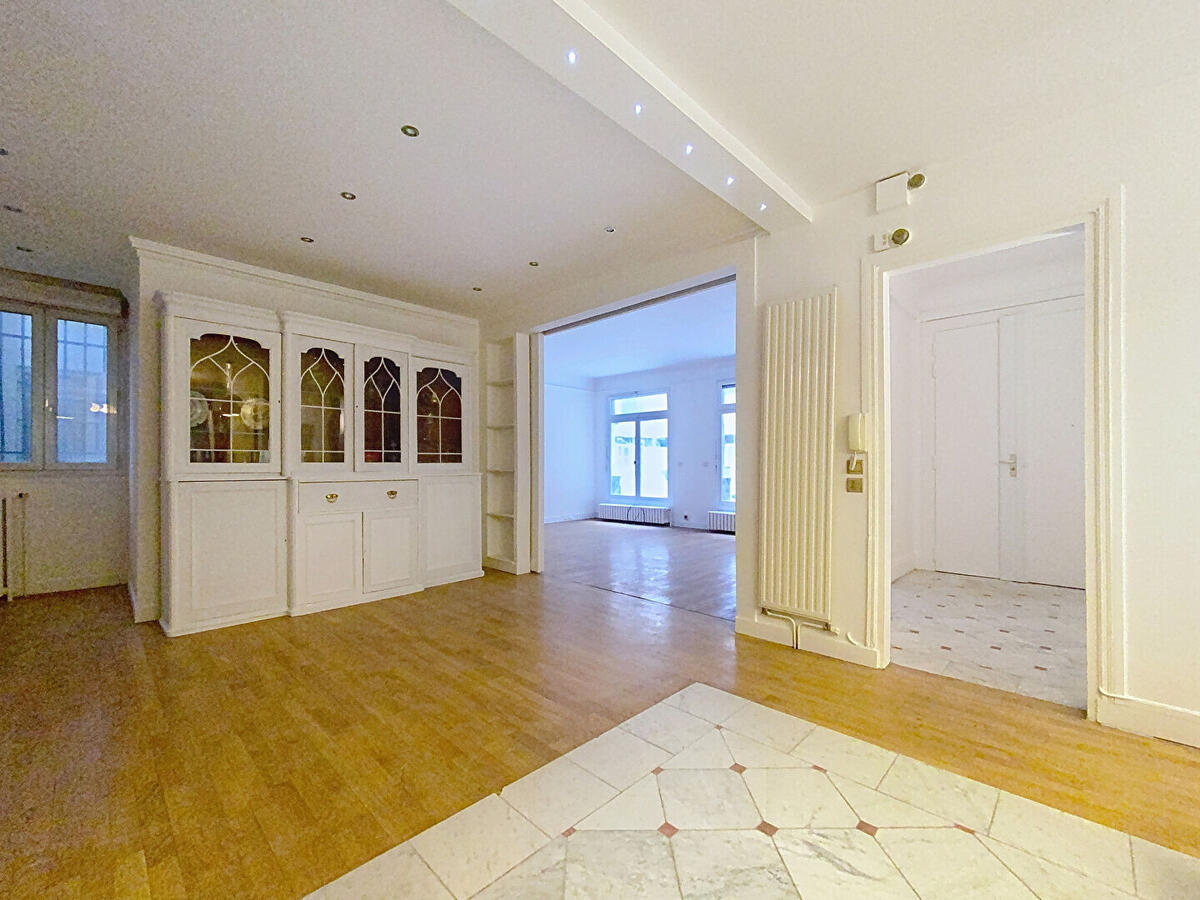 Apartment Paris 8e
