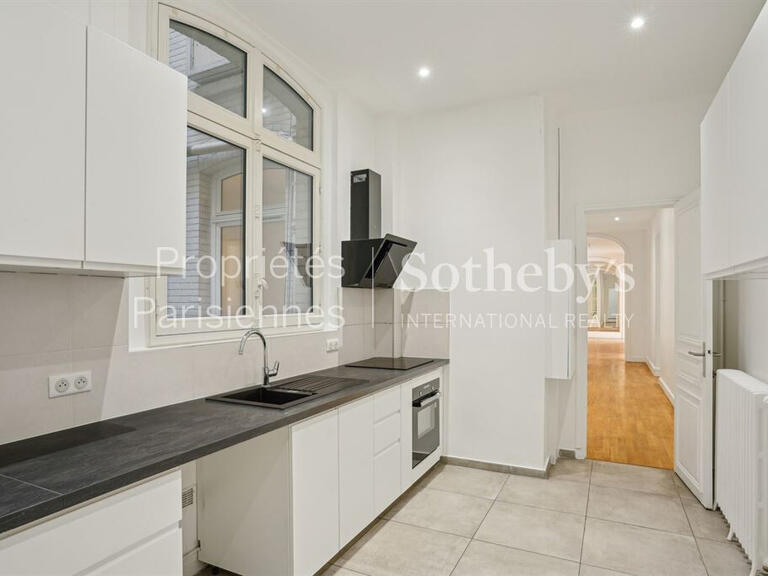 Appartement Paris 8e - 2 chambres - 186m²