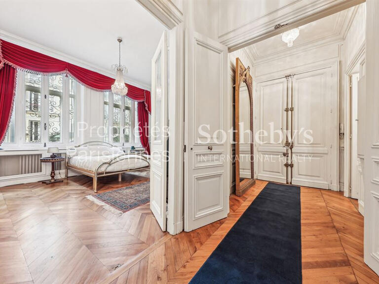 Appartement Paris 8e - 3 chambres - 189m²