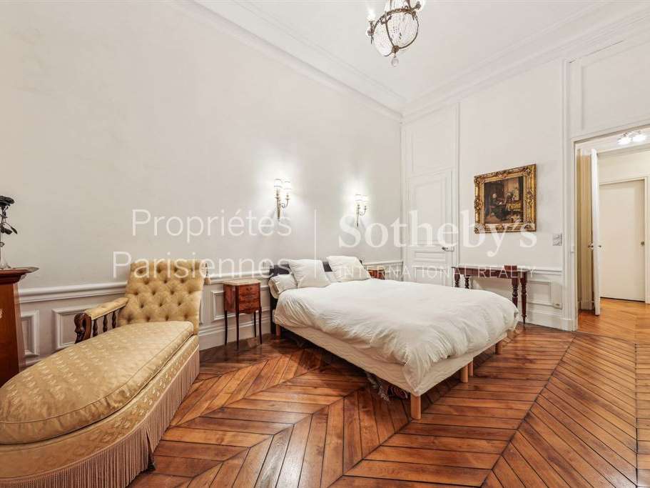 Apartment Paris 8e